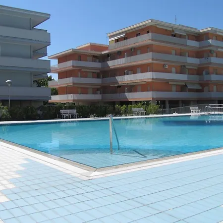 With Terrace And Pool Apartament Bibione