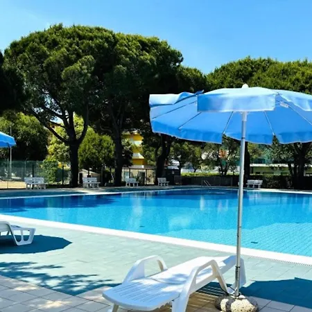 With Terrace And Pool Апартаменты